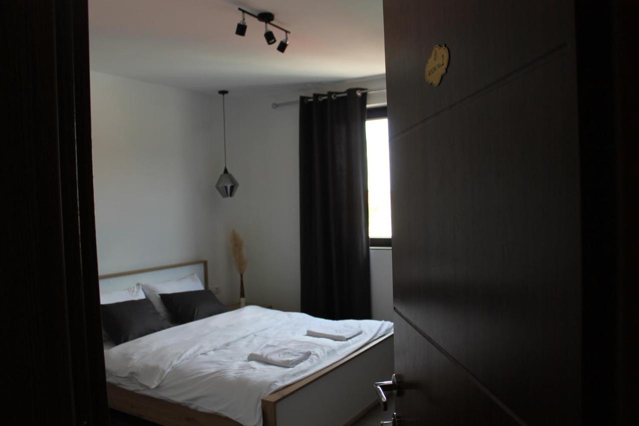 Belov Rooms And Apartments Демир-Капія Екстер'єр фото