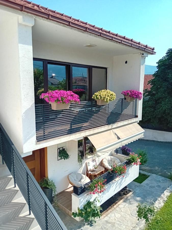 Belov Rooms And Apartments Демир-Капія Екстер'єр фото