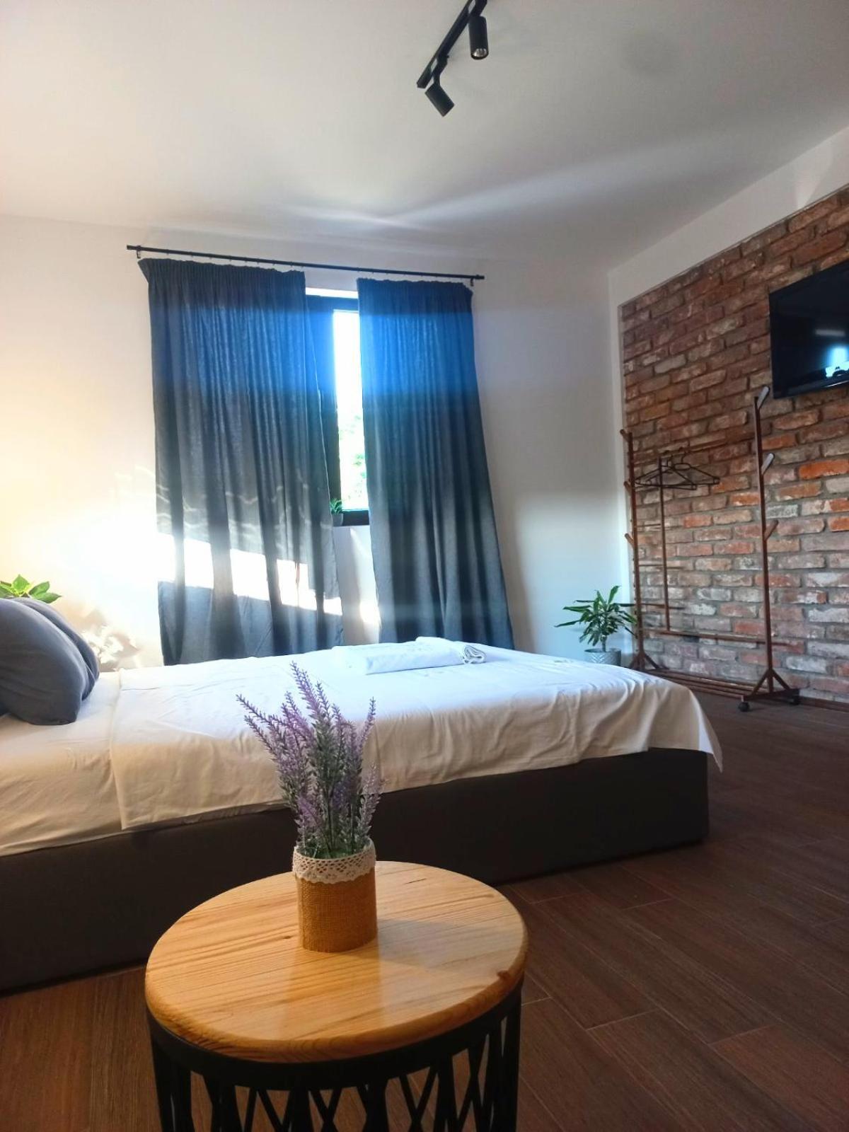 Belov Rooms And Apartments Демир-Капія Екстер'єр фото